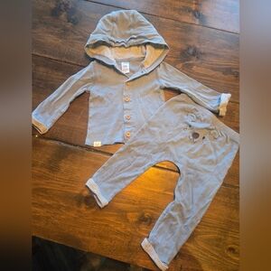 Carters 12m *baby* 2-piece outfit